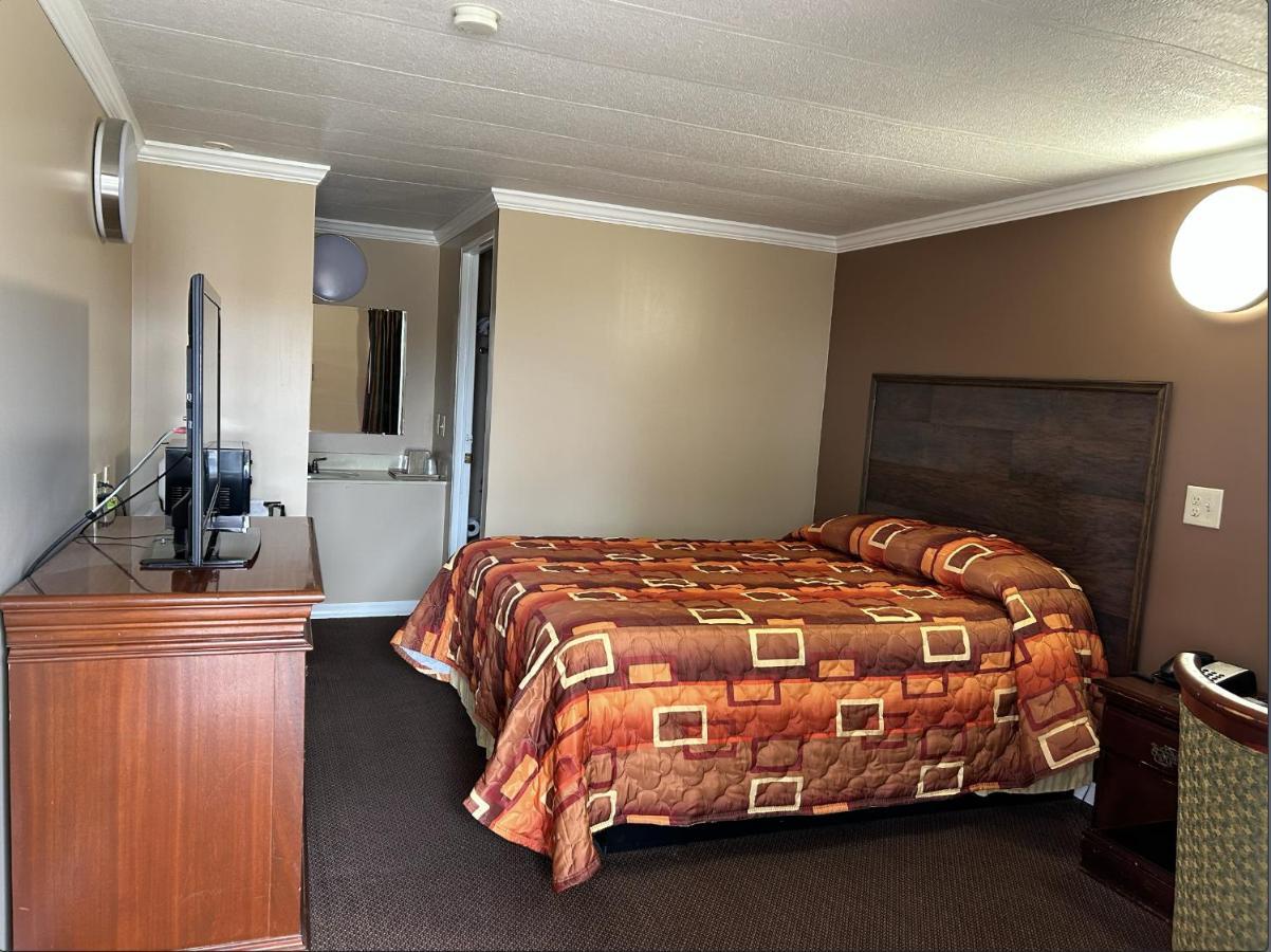 Spanish Inn Motel Brookhaven Bagian luar foto